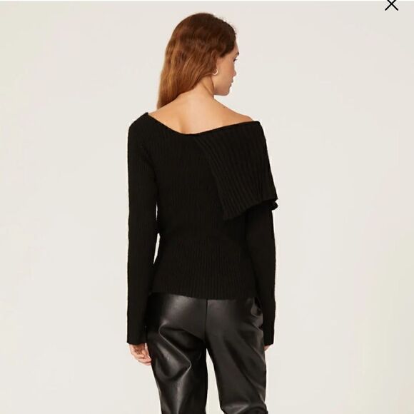 Central Park West
Bailey Off The Shoulder Sweater
Size L - Picture 2 of 7